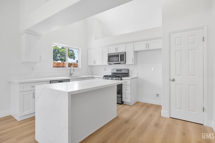 Property Photo:  5603 Pine Canyon Drive  CA 93313 