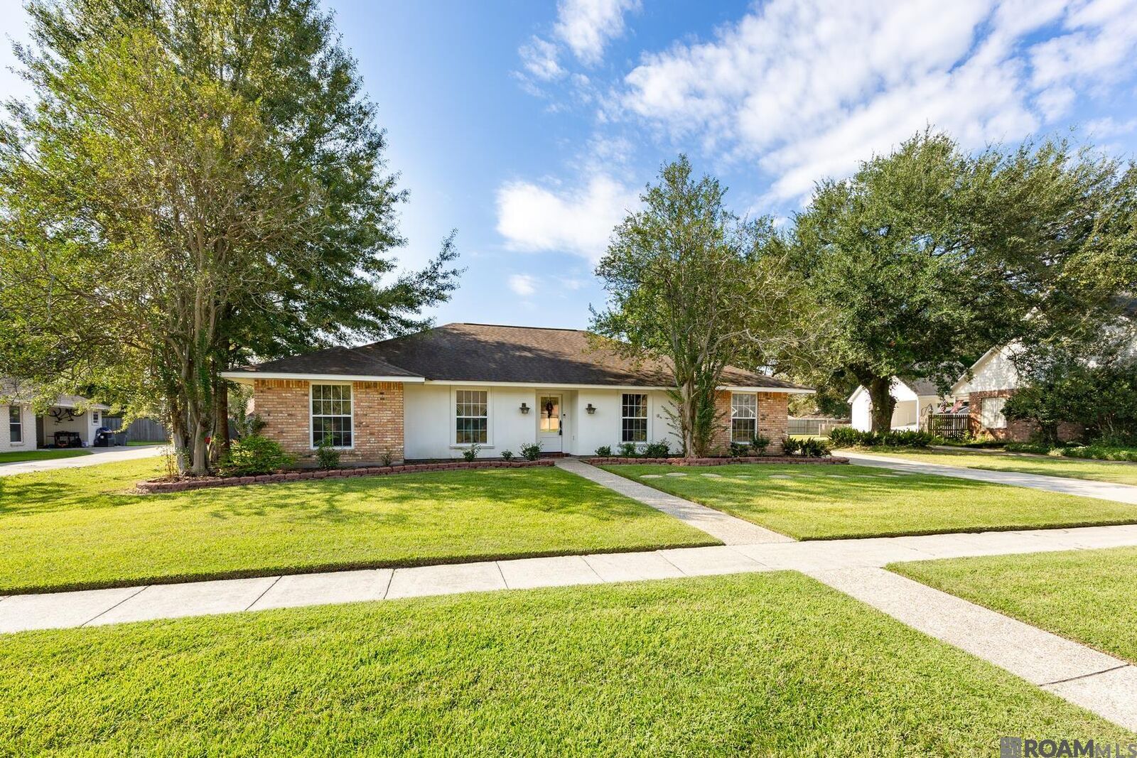 Property Photo:  10606 Landsbury Ave  LA 70809 