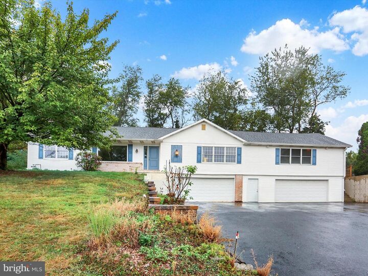 Property Photo:  317 Hillcrest Drive  PA 17070 