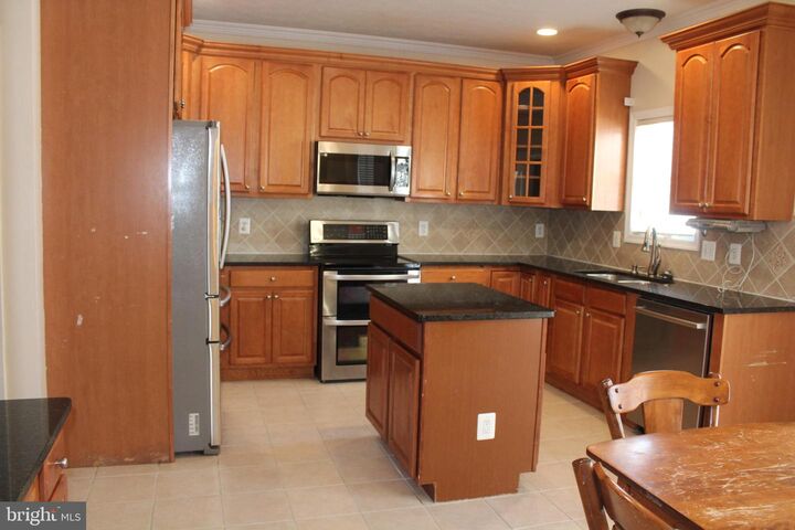 Property Photo:  112 Travis Court  VA 22602