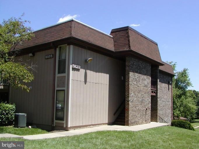 Property Photo: 5823 Royal Ridge Drive S VA 22152