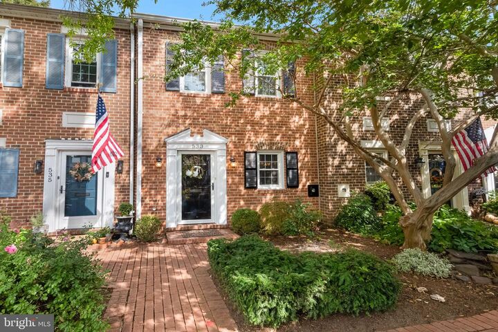 533 Tobacco Quay  Alexandria VA 22314 photo