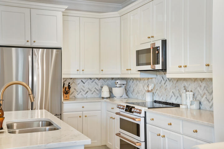 Property Photo:  76 Society Street # 23  SC 29401 