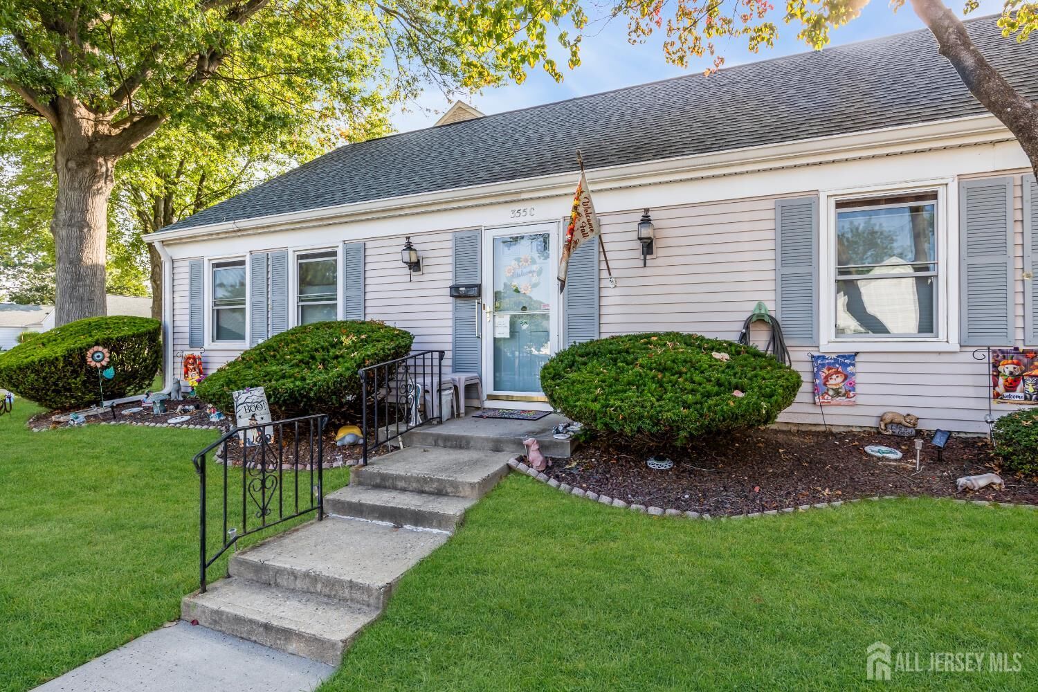 Property Photo:  355 New Haven Way 355C  NJ 08831 