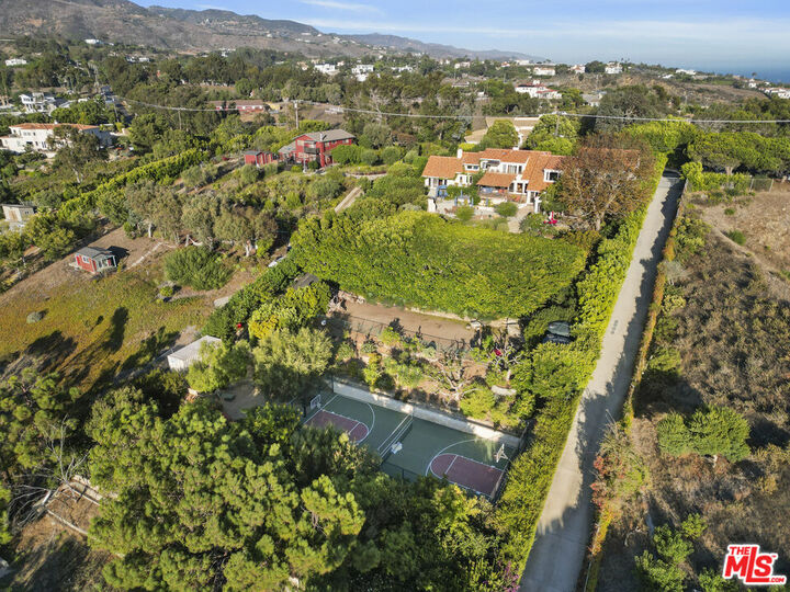 Property Photo:  6333 Gayton Pl  CA 90265 