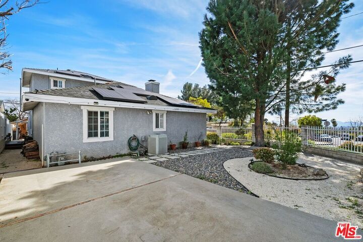 Property Photo: 13280 Raven St CA 91342