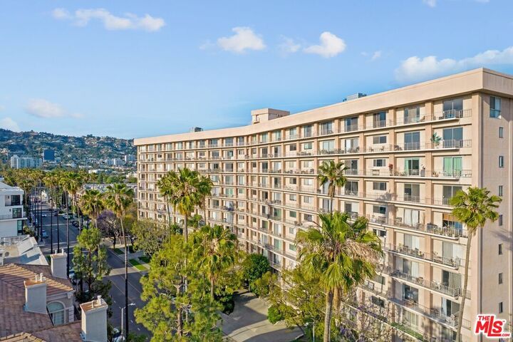 Property Photo: 100 S Doheny Dr CA 90048