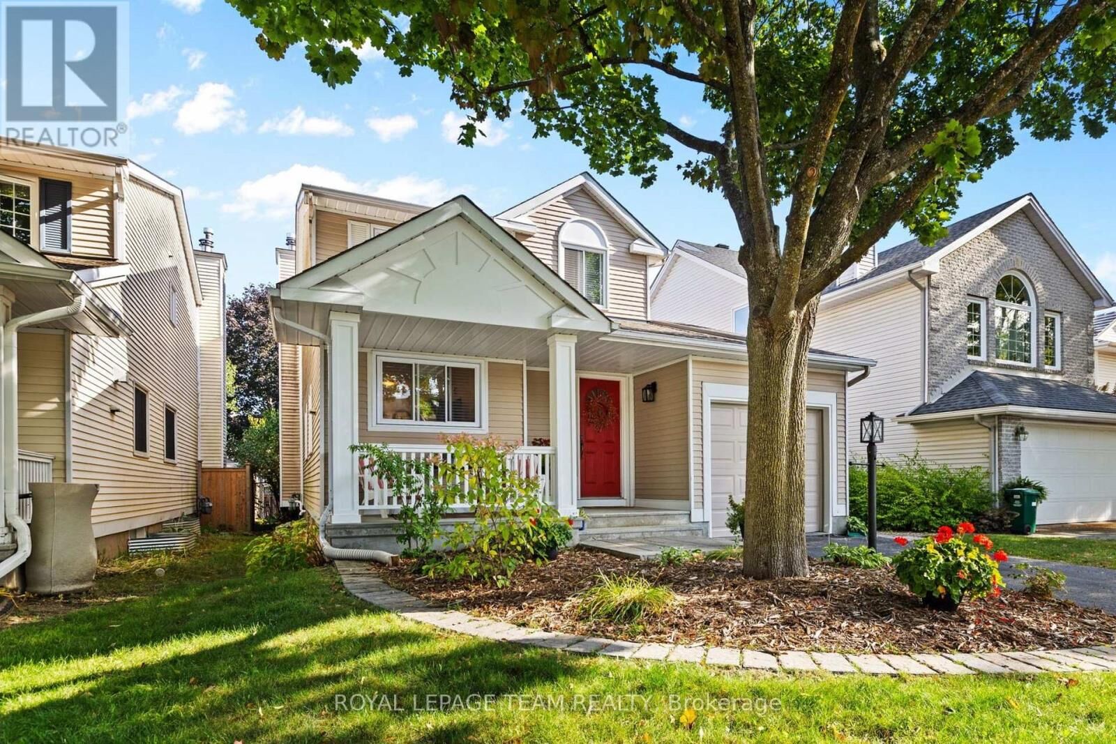 Property Photo:  24 Hyannis Avenue  ON K2J 2W8 