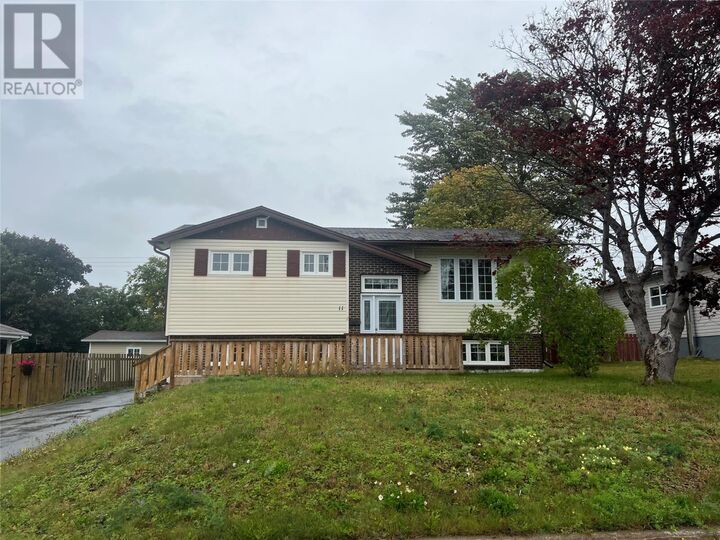 11 Robertson Avenue  Gander NL A1V 1X8 photo