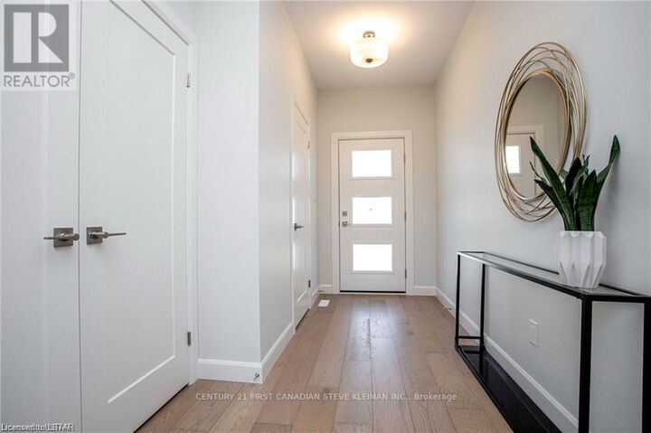 Photo de la propriété:  2700 Buroak Drive 37  ON N6G 5B6 