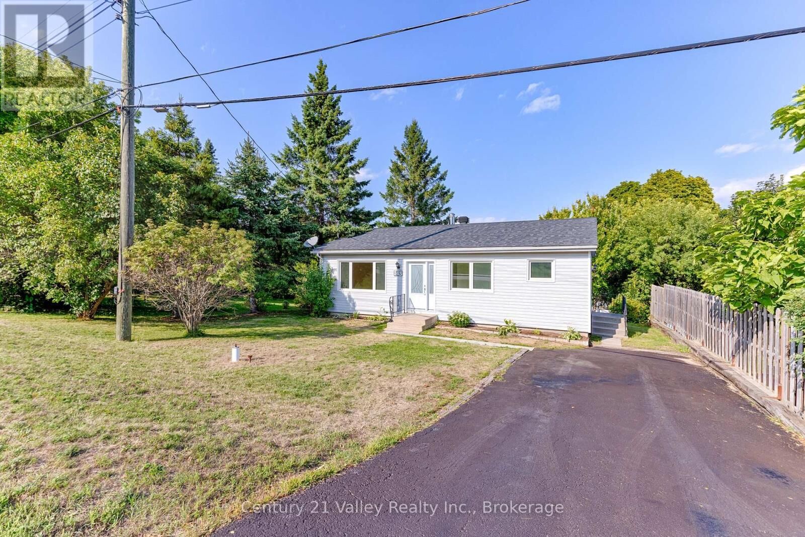 Property Photo:  143 Alice Street  ON K0J 1T0 