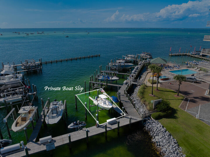 Property Photo:  5 Calhoun Avenue 407  FL 32541 