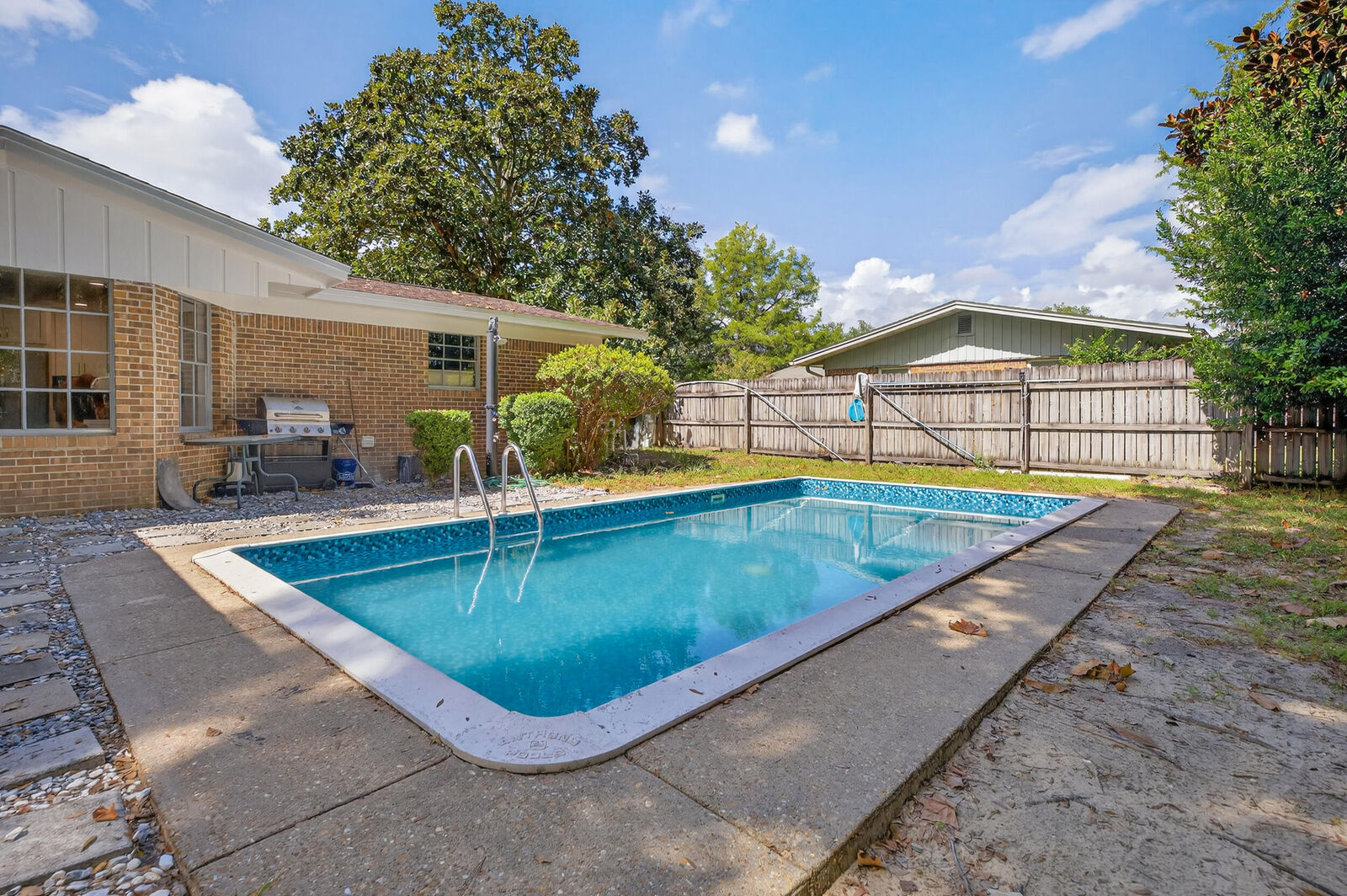 Property Photo:  614 NE Merioneth Drive  FL 32547 