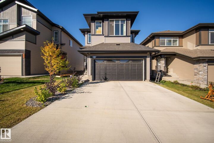 Photo de la propriété:  9704 224 Street NW  AB T5T 7P4 