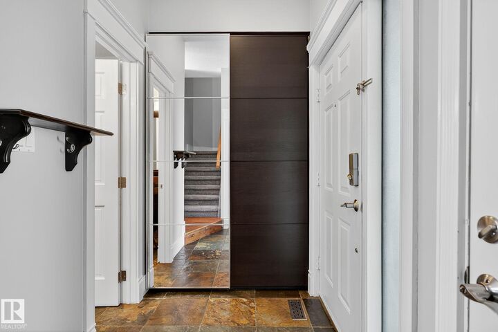 Property Photo:  146 Callingwood Place NW  AB T5T 8C6 