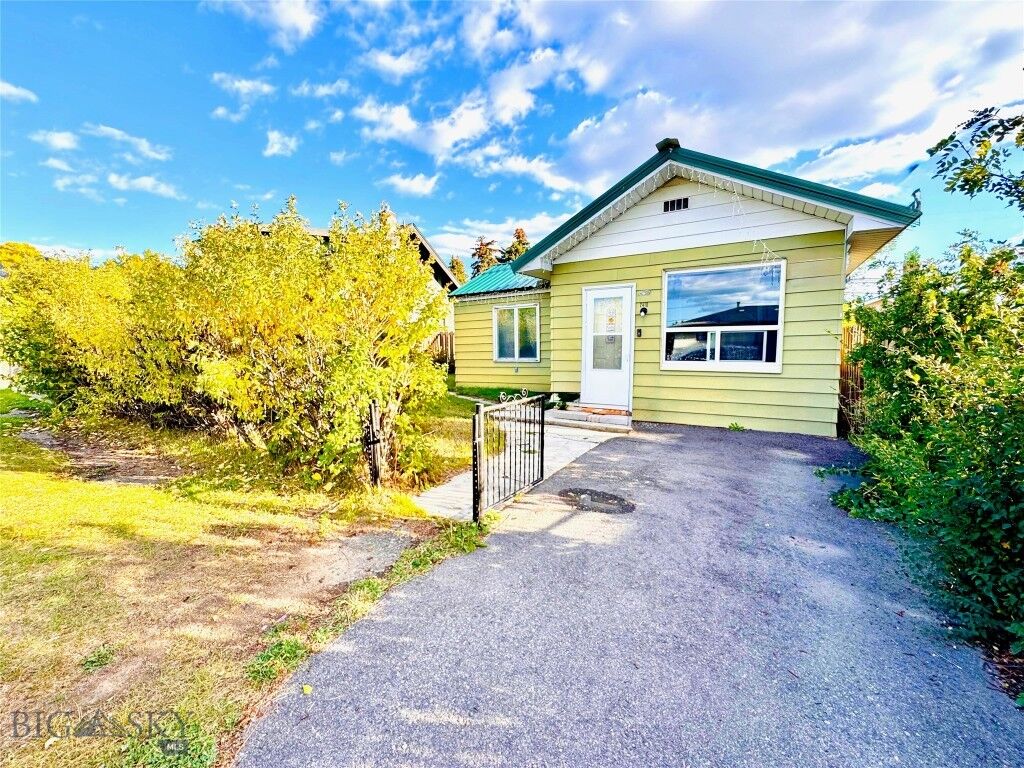 Property Photo:  2410 Yale Avenue  MT 59701 