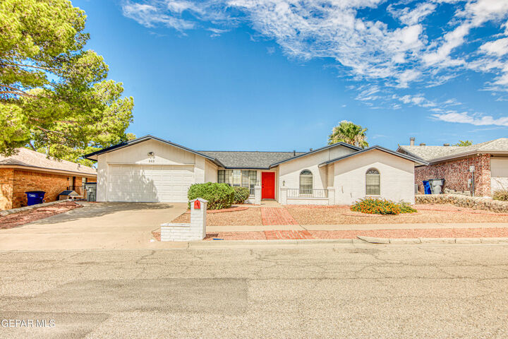 Property Photo:  853 El Parque Drive  TX 79912 