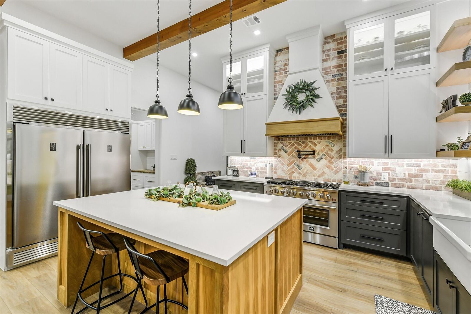Property Photo: 13142 Royal Hill Court TX 77316