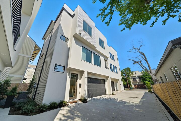 Property Photo: 5437 Darling Street TX 77007