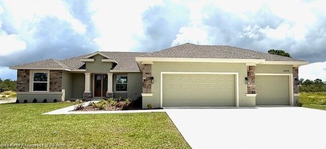 Property Photo: 6809 Coconut Grove Drive FL 33872