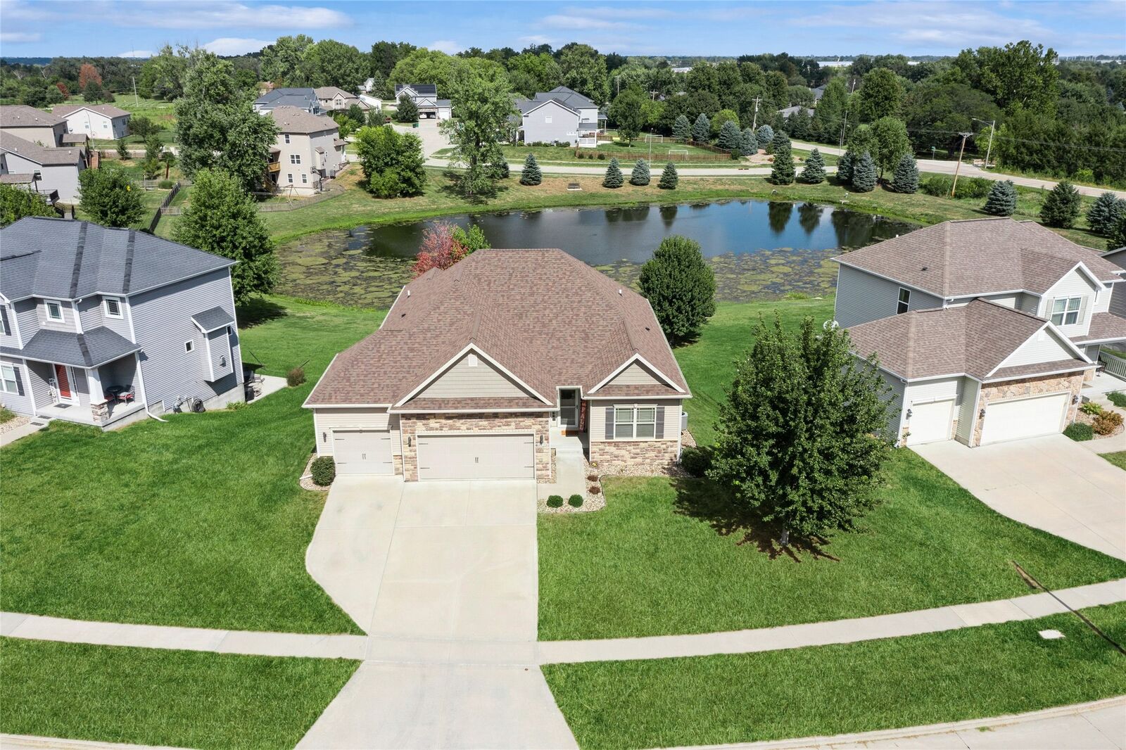 Property Photo:  4656 SE Beaverbrook Trail  IA 50265 