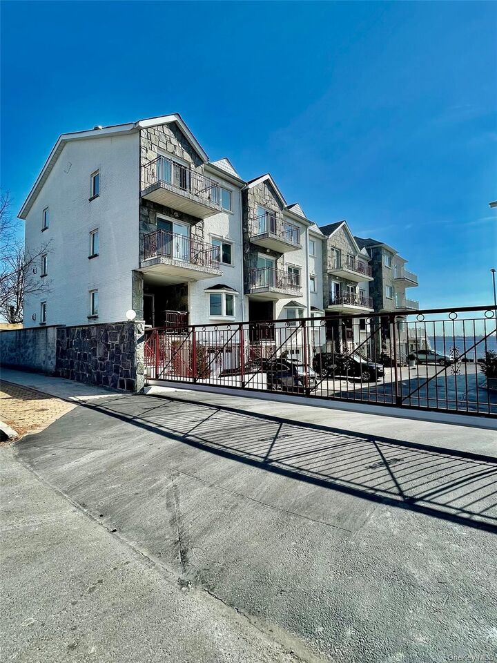 1 Samantha Way 1B  Bronx NY 10465 photo
