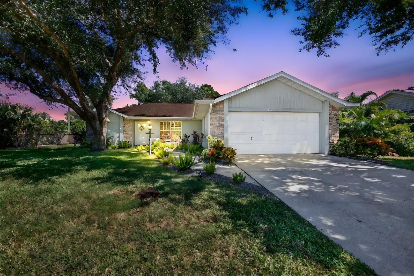 Property Photo: 3304 92nd Avenue E FL 34219