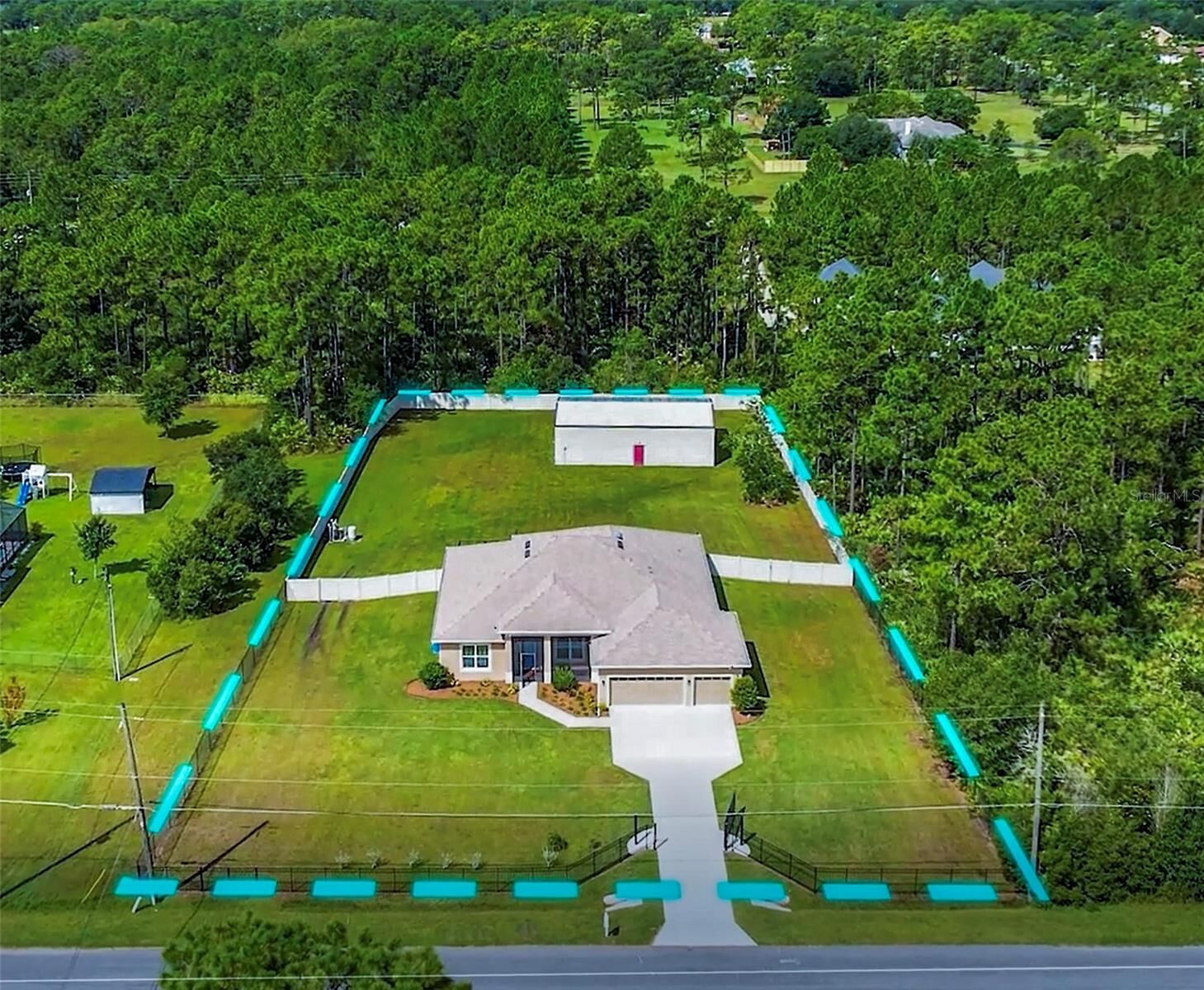 Property Photo:  4938 Baker Avenue  FL 32833 