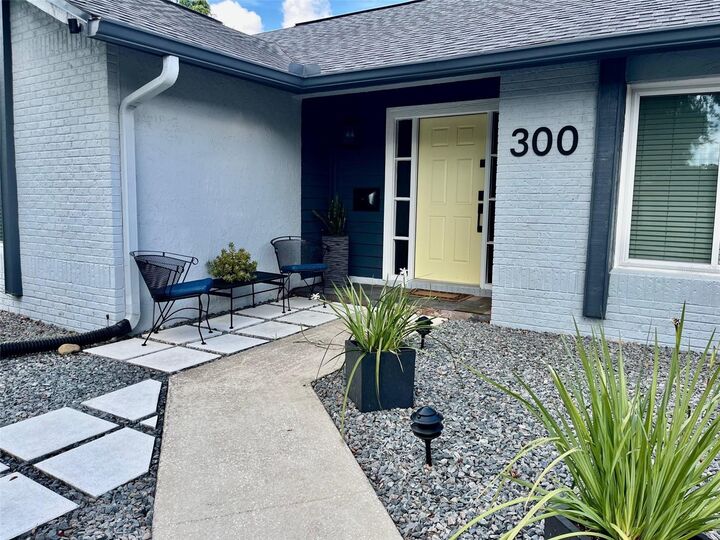 Property Photo:  300 Casselgrove Cove  FL 32707 