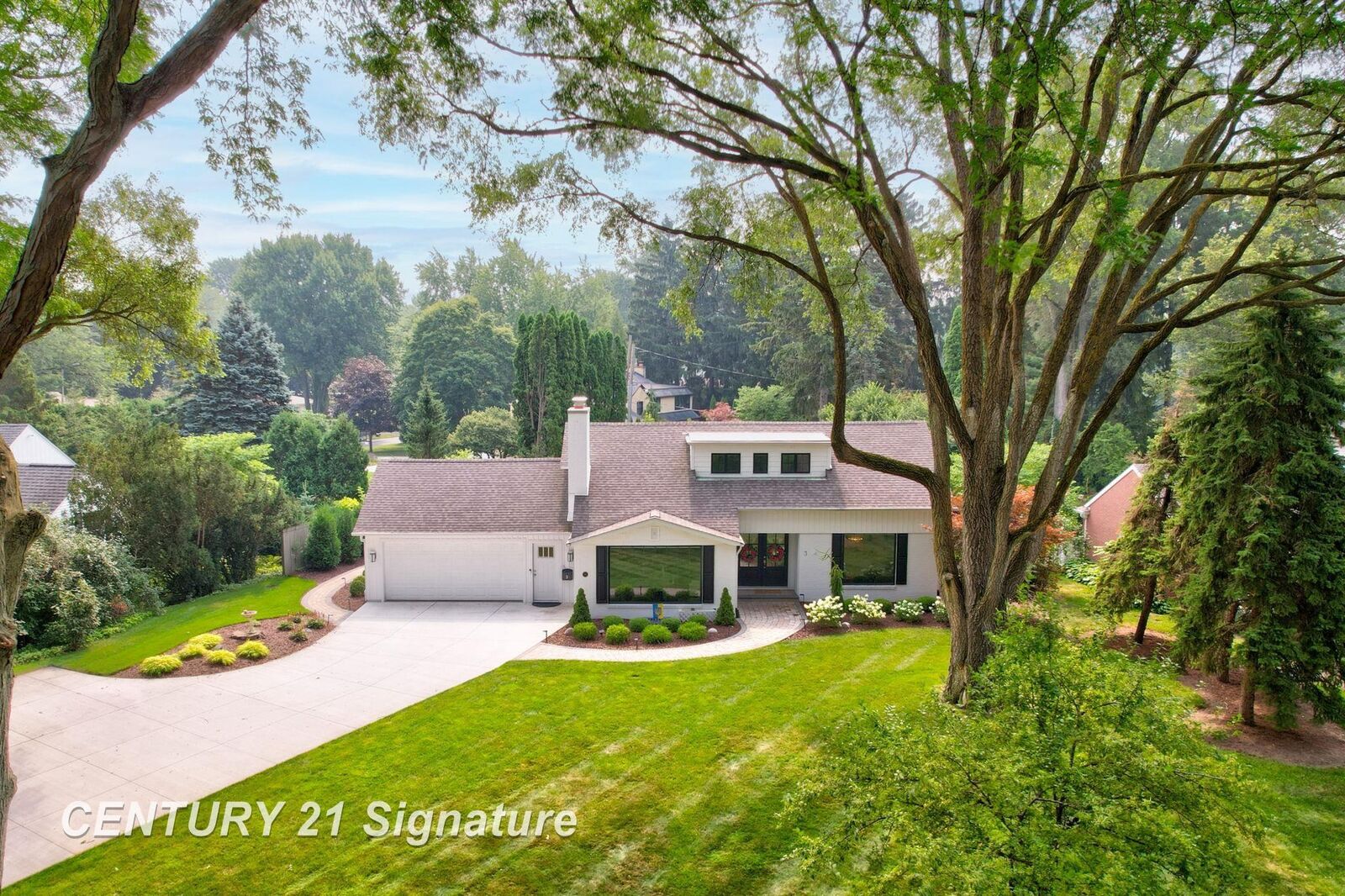 Property Photo:  3 Rust Lane  MI 48602