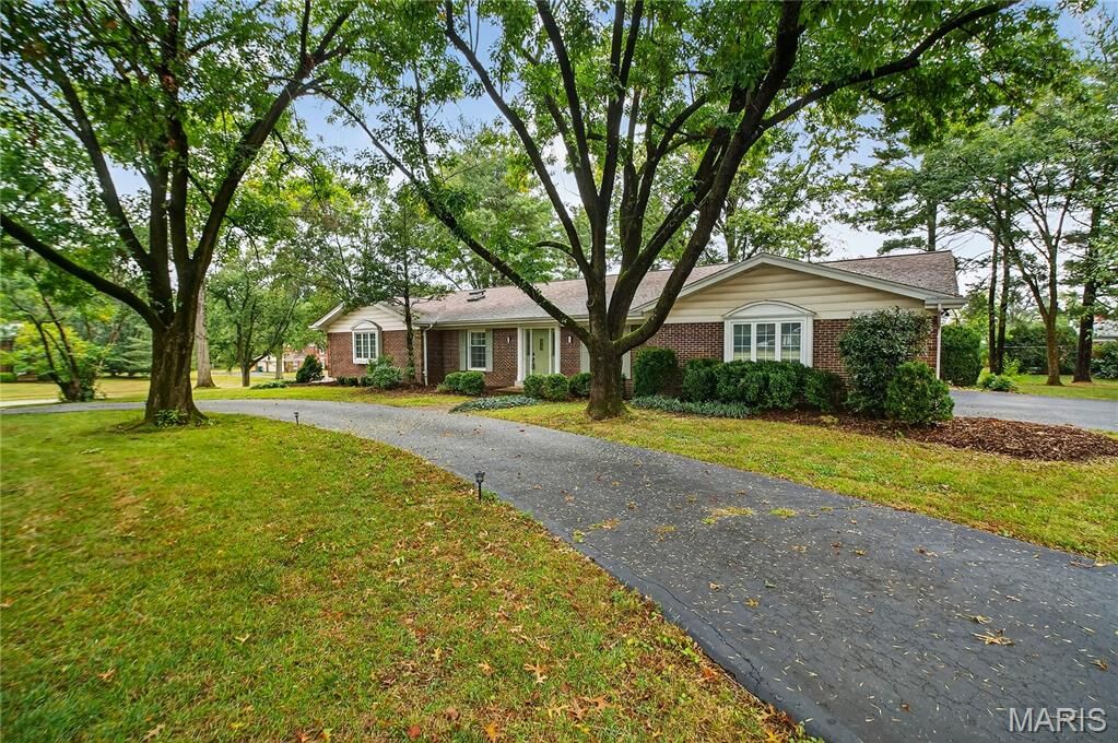 Property Photo: 390 Pebble Valley Drive MO 63141