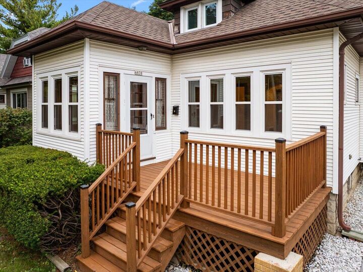 6830 Kinsman St  Wauwatosa WI 53213 photo