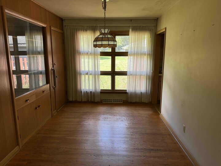 Property Photo:  745 Hi Ridge Ave  WI 53186 