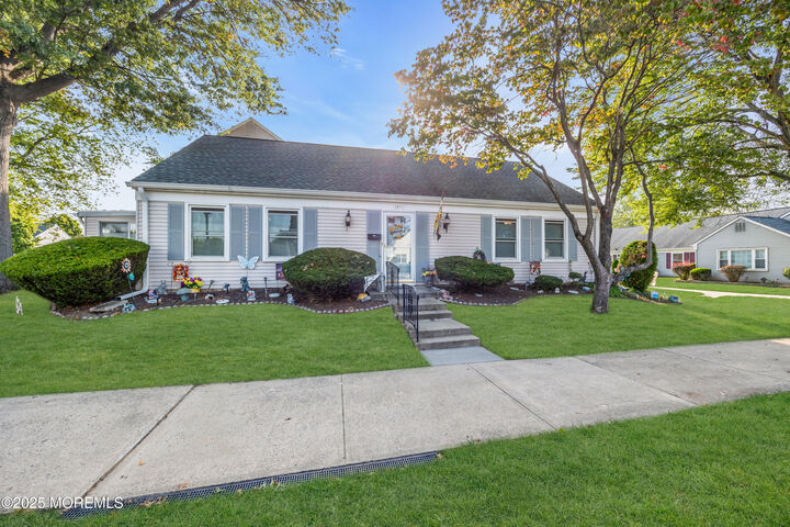 Property Photo:  355C New Haven Way 355C  NJ 08831 