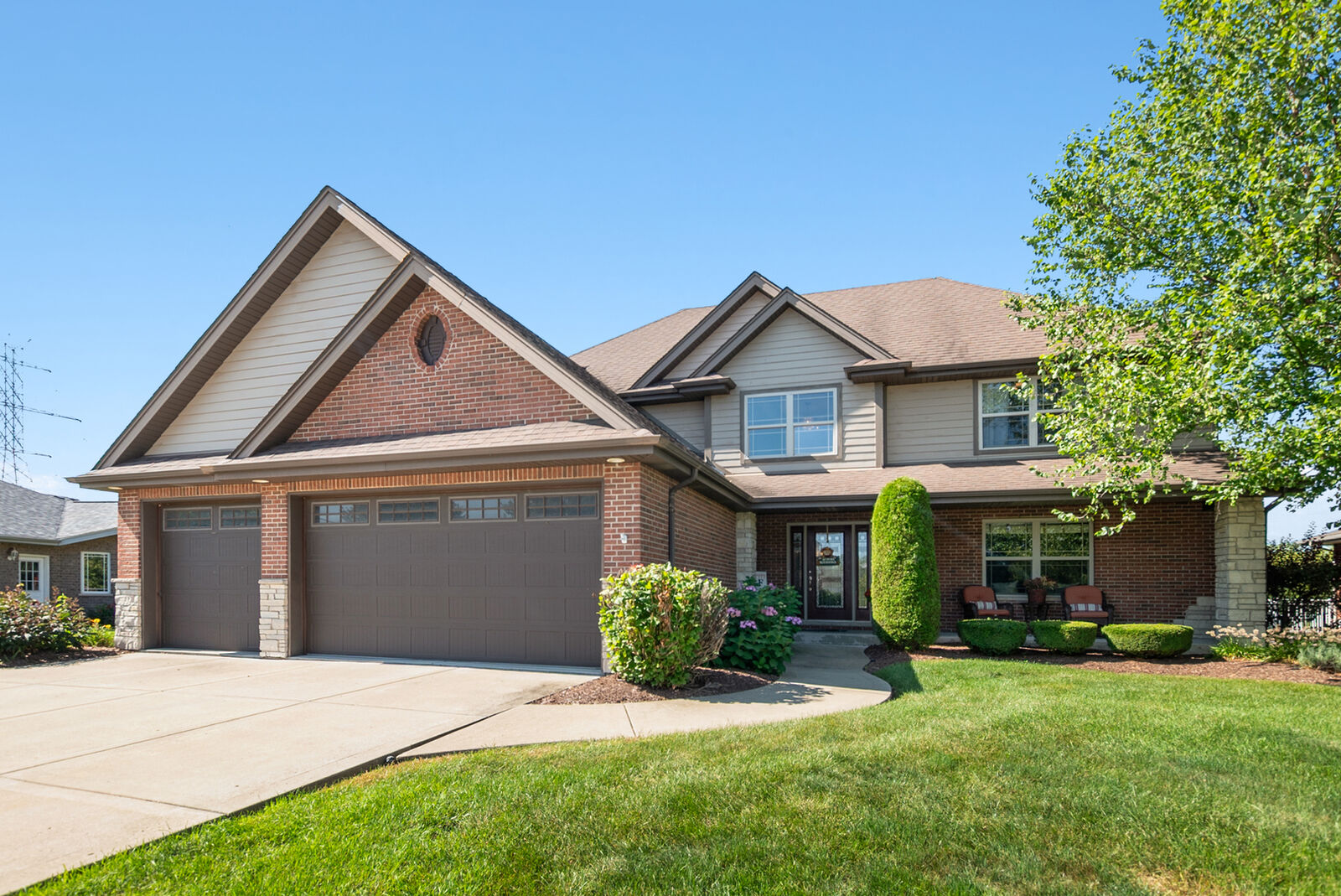 Property Photo: 21466 English Circle IL 60423
