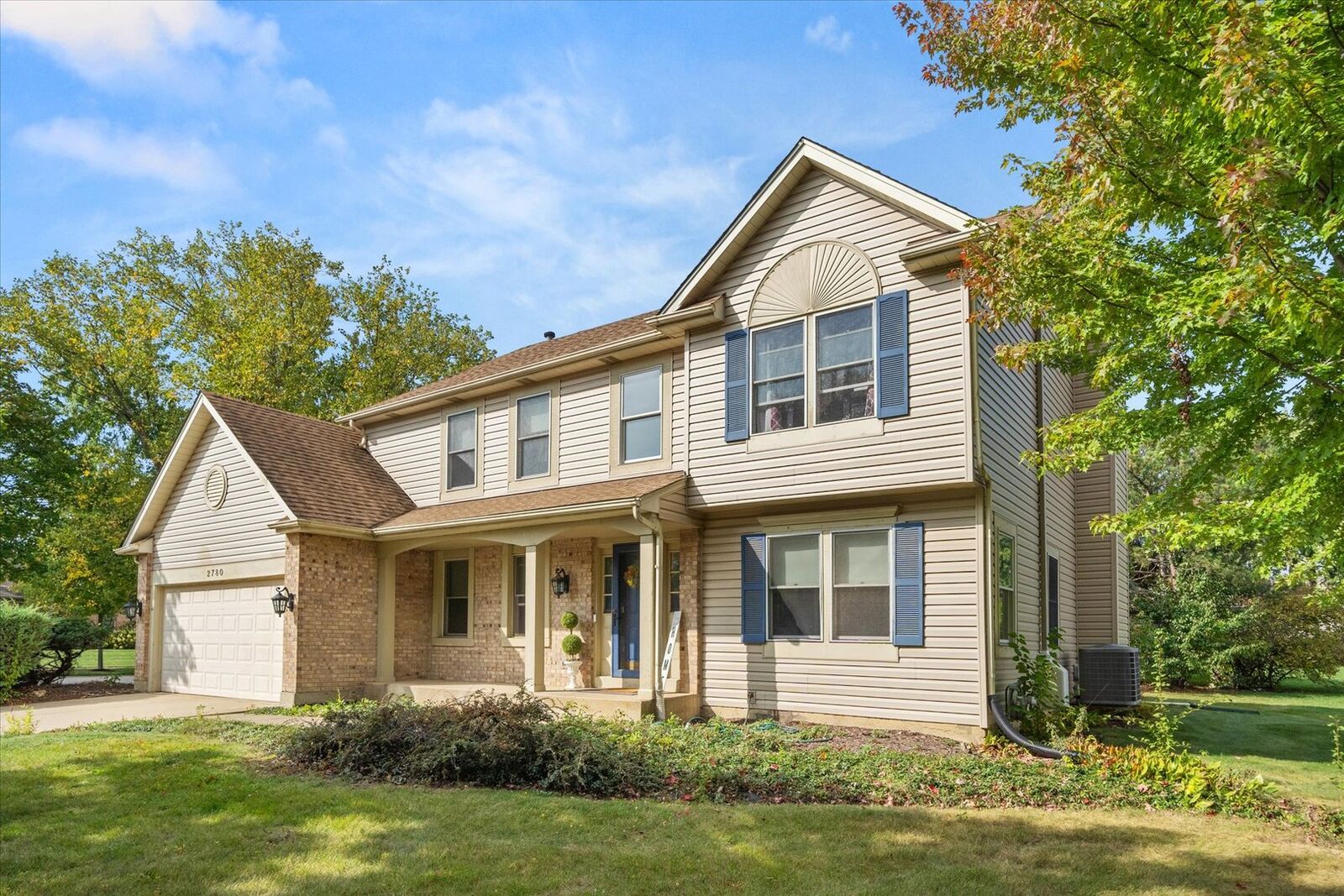 Property Photo: 2780 Carriage Way IL 60504