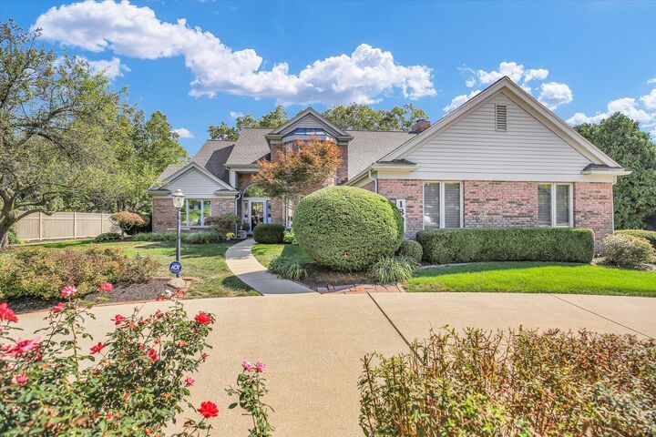 Property Photo:  1806 Bentbrook Drive  IL 61822