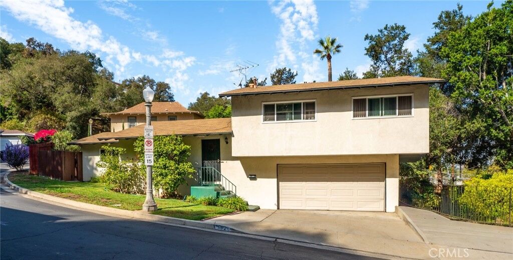 Property Photo:  1625 Silver Oak Terrace  CA 90041