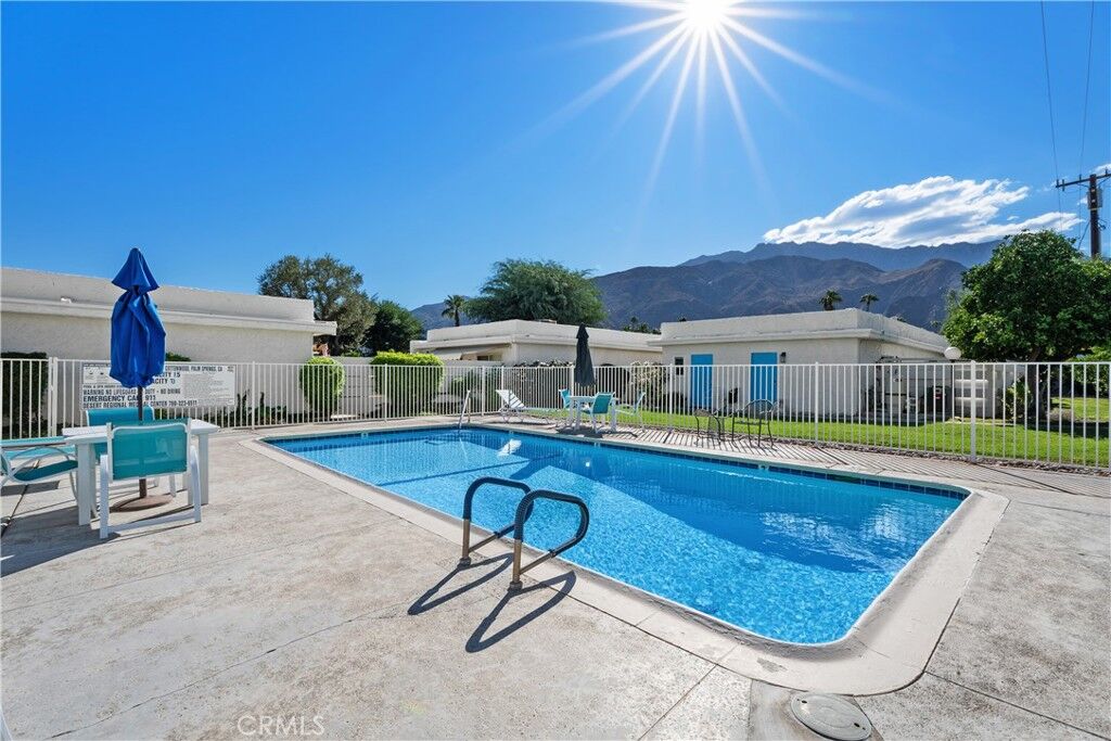 Property Photo:  760 E Cottonwood 2  CA 92262 