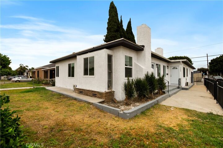 Property Photo:  15004 15006 S Lime  CA 90221 