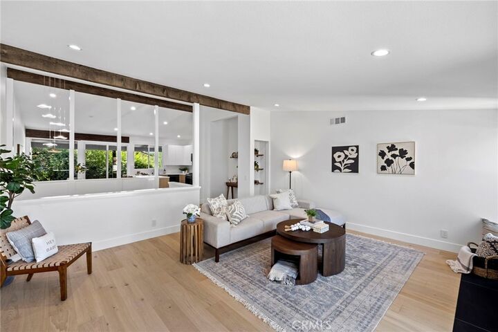 Property Photo:  558 Vista Flora  CA 92660 