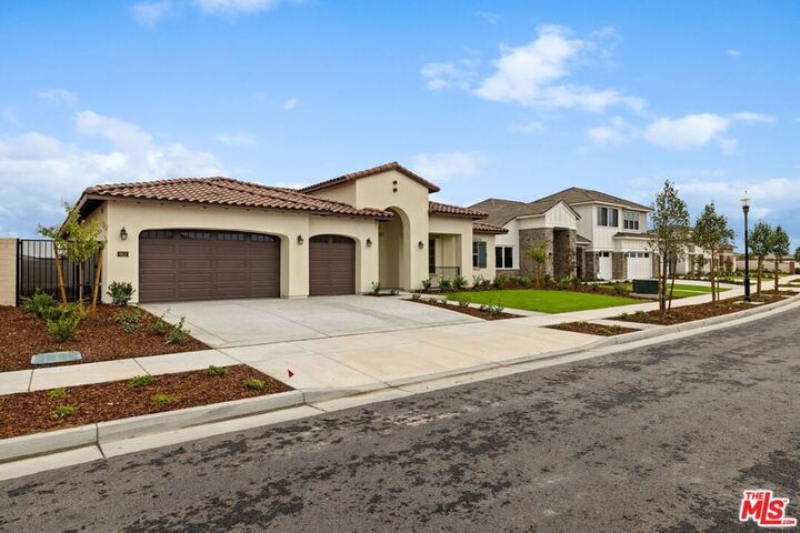 Property Photo: 3612 Pathway Court CA 93311