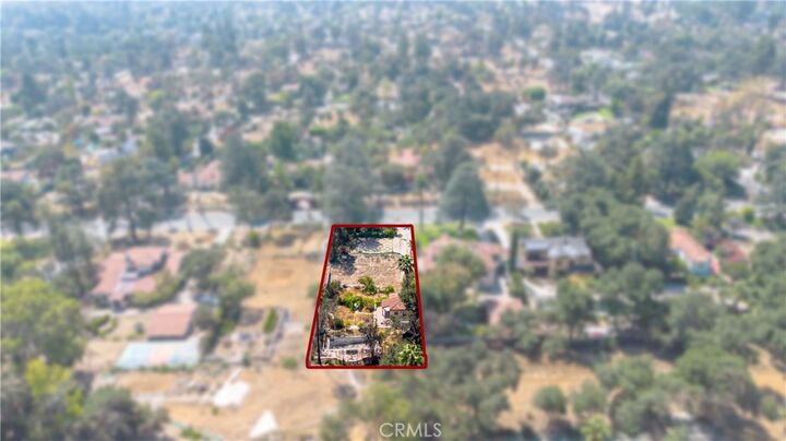 Property Photo:  1689 E Altadena Drive  CA 91001 