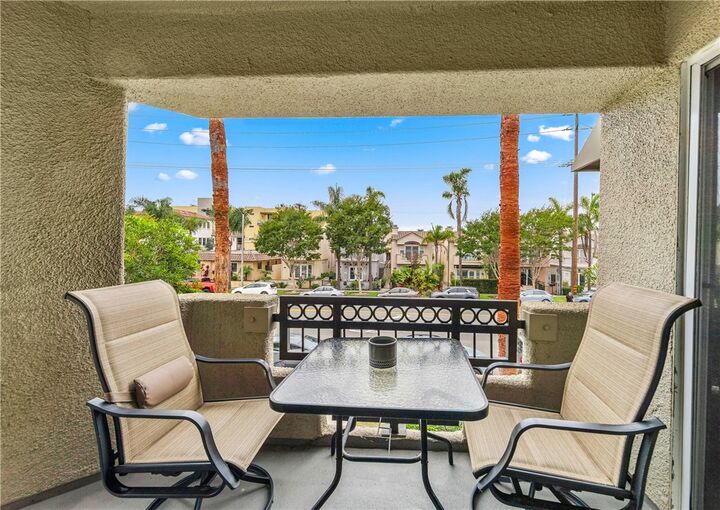 430 Lake Street 204  Huntington Beach CA 92648 photo