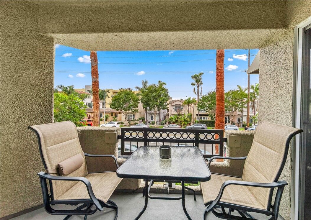 Property Photo:  430 Lake Street 204  CA 92648 
