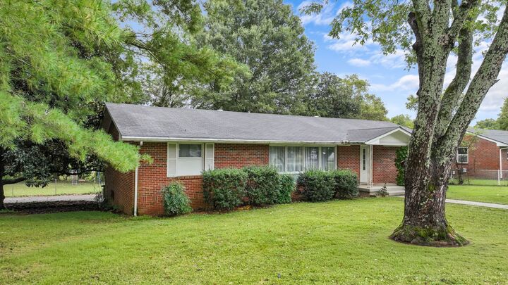 Property Photo: 112 N Linda Dr TN 37160