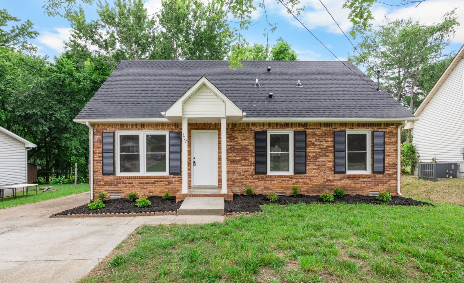 Property Photo:  382 Louise Ln  TN 37042 