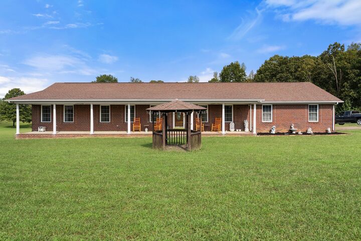 Property Photo:  2562 Spain Rd  TN 38452