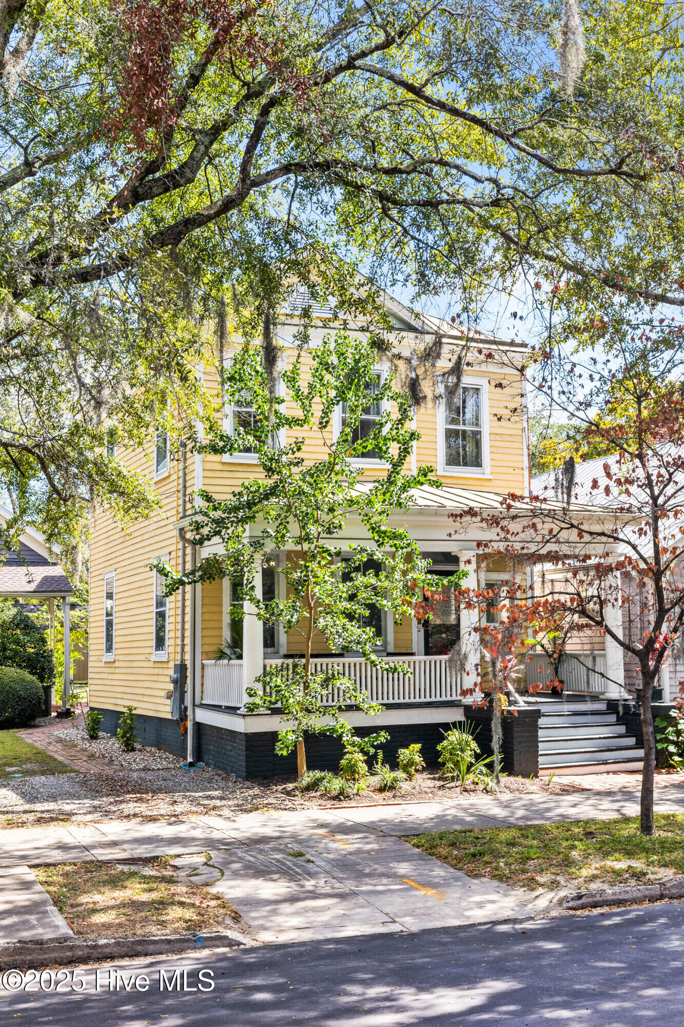 Property Photo: 319 S 5th Avenue NC 28401