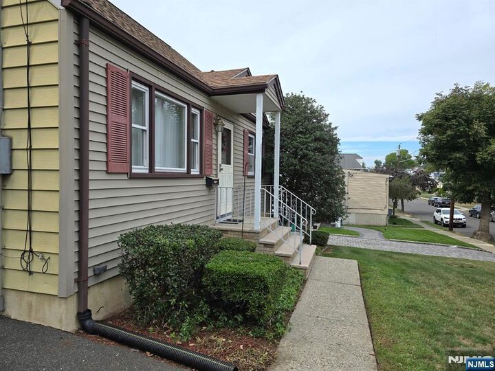 Property Photo:  34 Lasalle Avenue  NJ 07604 